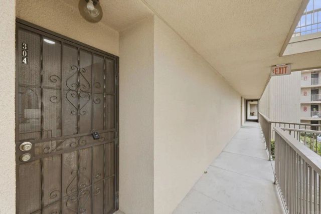 5704 Baltimore Dr. 304, La Mesa, CA 91942