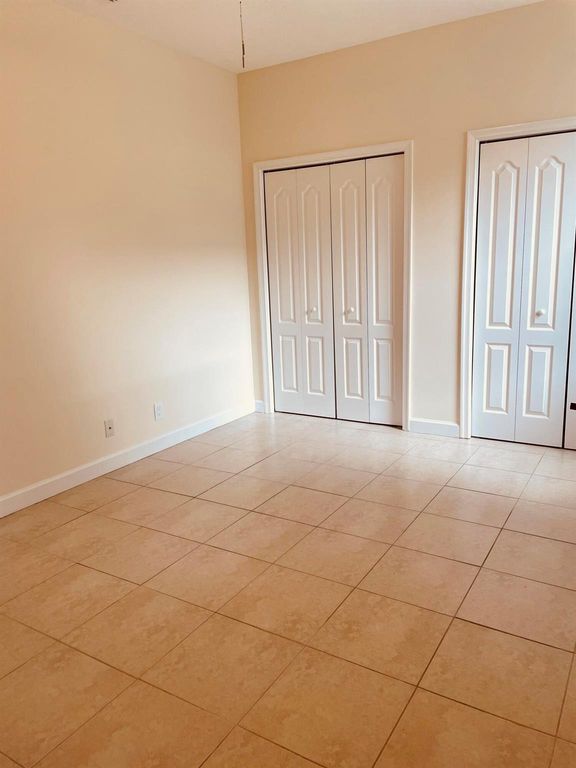 Image 3 of property listing at 11897 Sturbridge Lane, Wellington, FL 33414