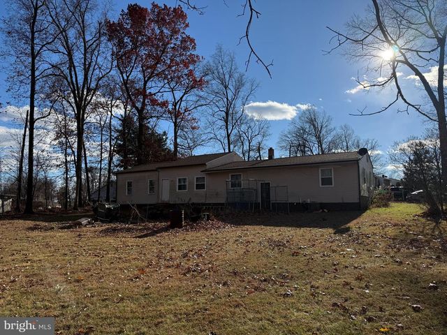 15 FOUNDRY RD, Shrewsbury, PA 17361