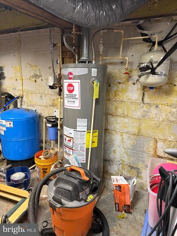 15 FOUNDRY RD, Shrewsbury, PA 17361