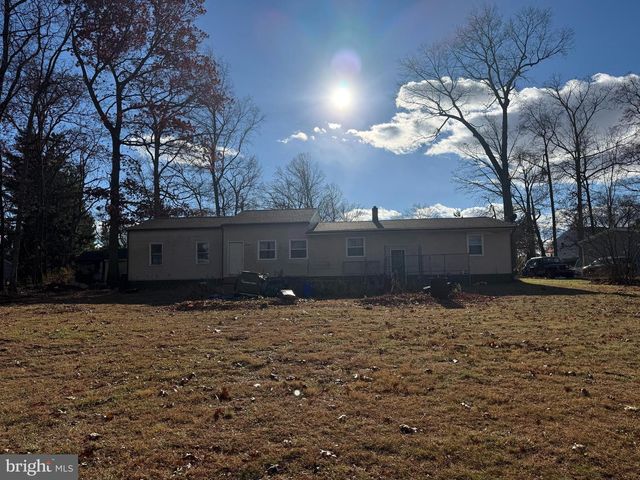 15 FOUNDRY RD, Shrewsbury, PA 17361