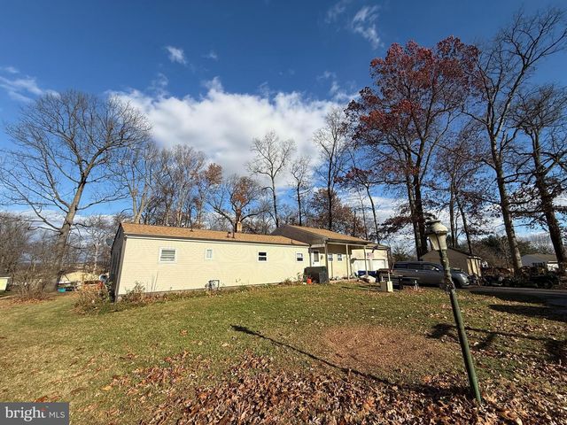 15 FOUNDRY RD, Shrewsbury, PA 17361