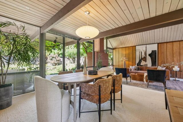 1070 Harriet Street, Palo Alto, CA 94301