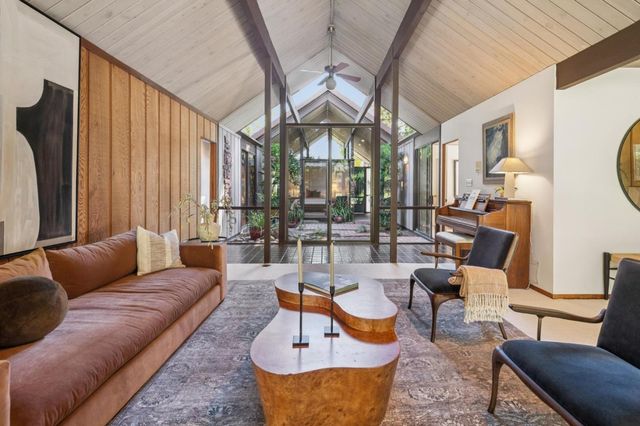 1070 Harriet Street, Palo Alto, CA 94301
