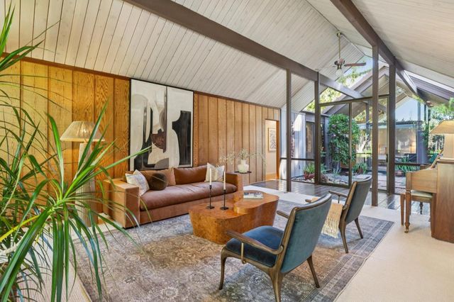 1070 Harriet Street, Palo Alto, CA 94301