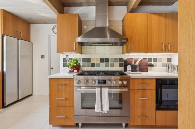 1070 Harriet Street, Palo Alto, CA 94301