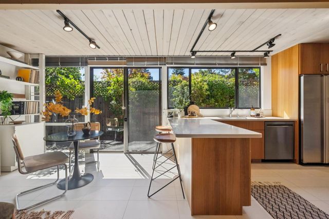 1070 Harriet Street, Palo Alto, CA 94301