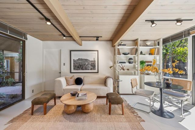 1070 Harriet Street, Palo Alto, CA 94301