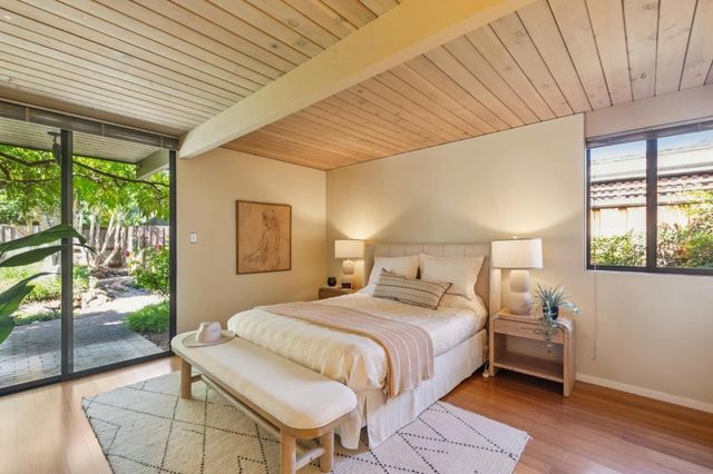 1070 Harriet Street, Palo Alto, CA 94301