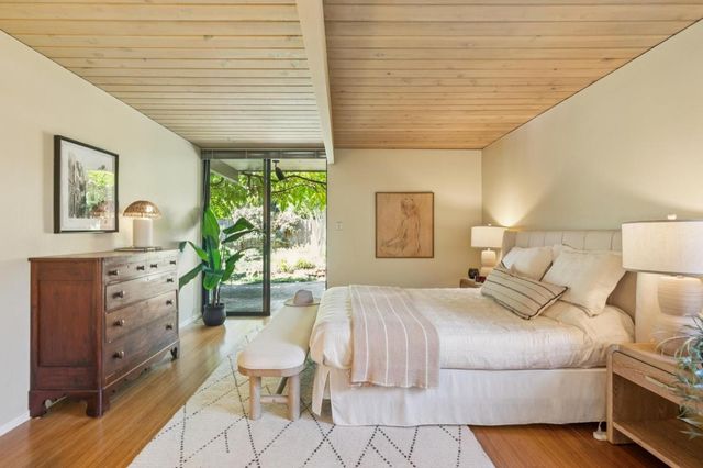 1070 Harriet Street, Palo Alto, CA 94301