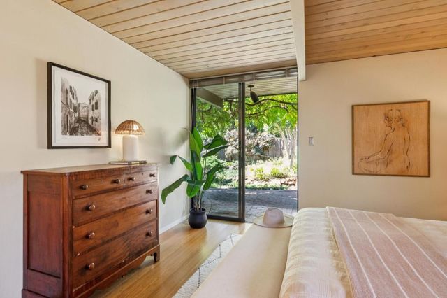 1070 Harriet Street, Palo Alto, CA 94301