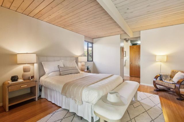 1070 Harriet Street, Palo Alto, CA 94301