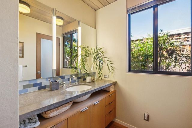 1070 Harriet Street, Palo Alto, CA 94301