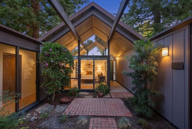 1070 Harriet Street, Palo Alto, CA 94301