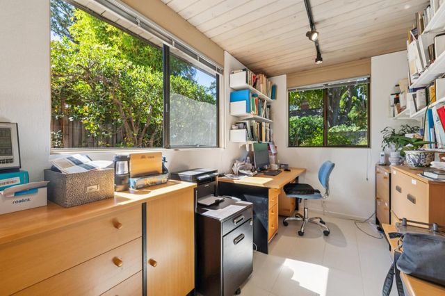 1070 Harriet Street, Palo Alto, CA 94301