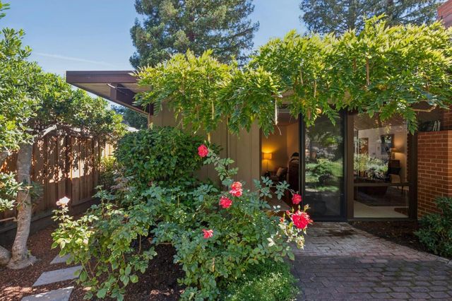 1070 Harriet Street, Palo Alto, CA 94301