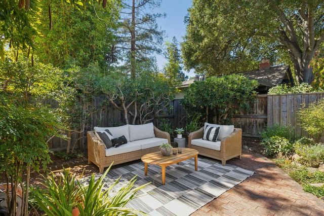 1070 Harriet Street, Palo Alto, CA 94301