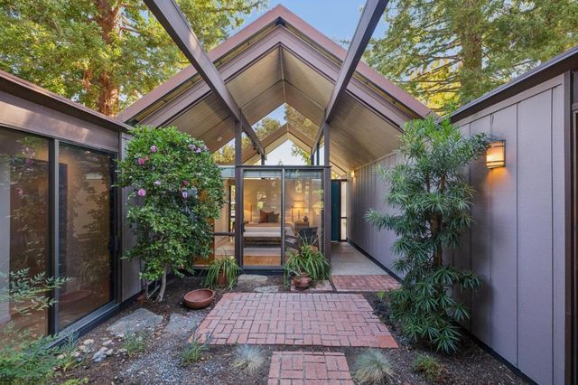 1070 Harriet Street, Palo Alto, CA 94301