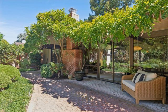 1070 Harriet Street, Palo Alto, CA 94301