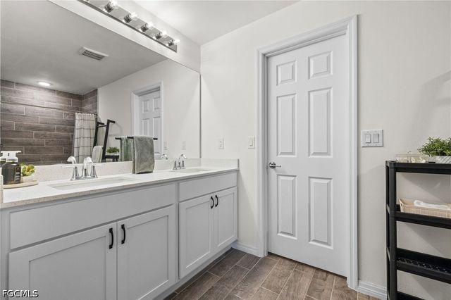 2007 NW 17th TER, Cape Coral, FL 33993
