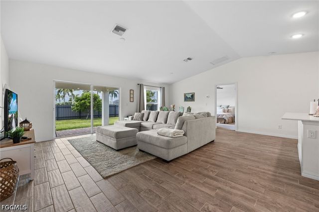 2007 NW 17th TER, Cape Coral, FL 33993