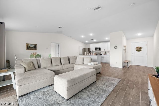 2007 NW 17th TER, Cape Coral, FL 33993