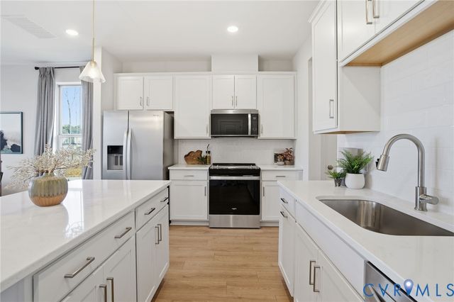 301 Heights Ridge Aly, Midlothian, VA 23113