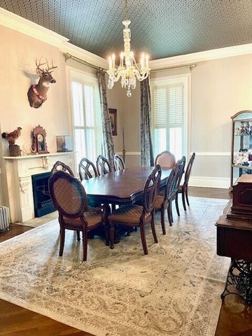 903 S Main Street, Carthage, MO 64836