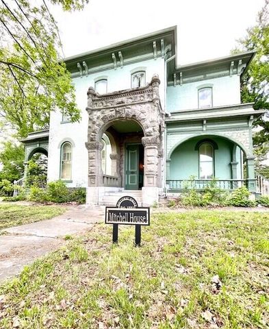 903 S Main Street, Carthage, MO 64836