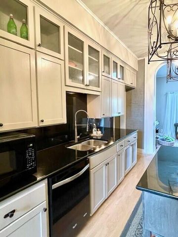 903 S Main Street, Carthage, MO 64836