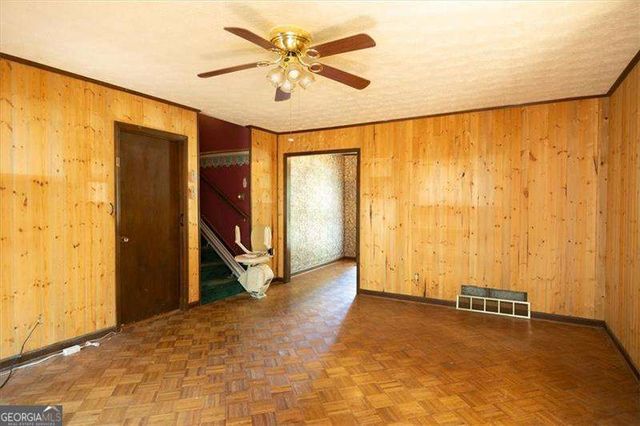 1050 Tanglewood Trail, Woodstock, GA 30189