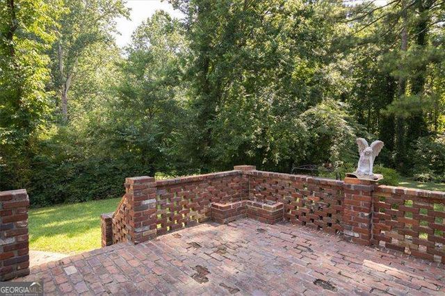1050 Tanglewood Trail, Woodstock, GA 30189