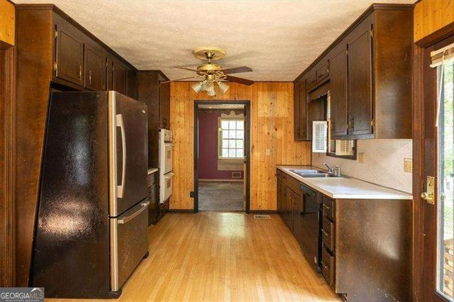 1050 Tanglewood Trail, Woodstock, GA 30189