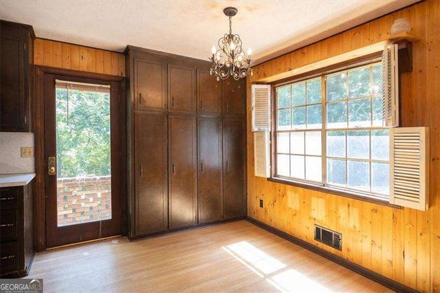 1050 Tanglewood Trail, Woodstock, GA 30189