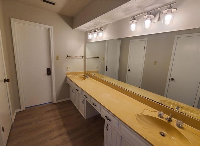 7519 Ravenswood Road, Granbury, TX 76049