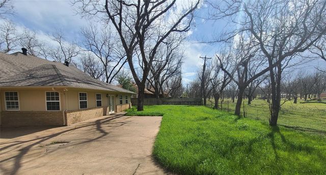 7519 Ravenswood Road, Granbury, TX 76049