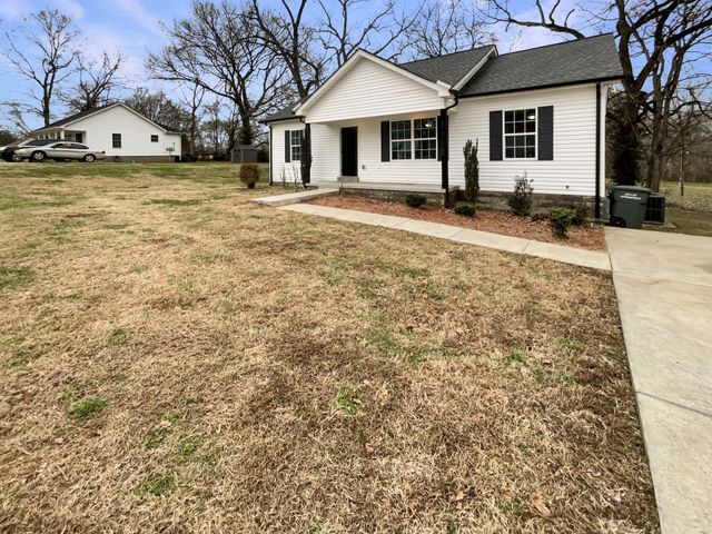 817 N Brown St, Springfield, TN 37172