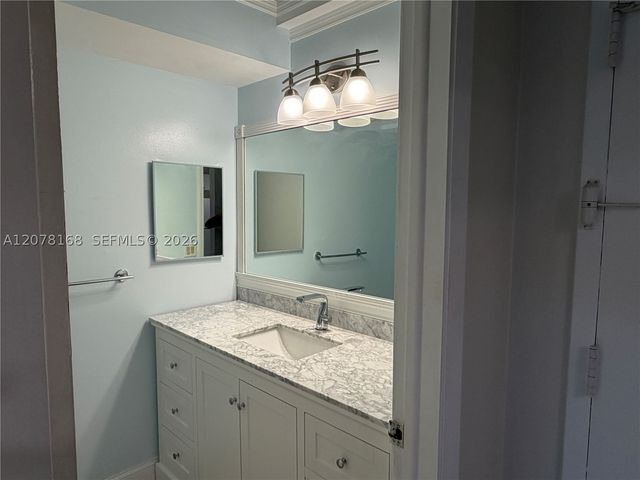 301 Racquet Club Rd 210, Weston, FL 33326