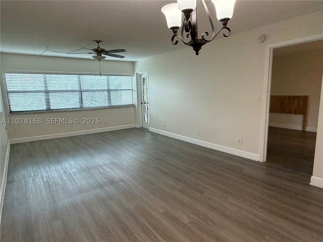 301 Racquet Club Rd 210, Weston, FL 33326