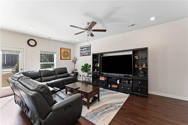 1114 Chastain Drive, Sugar Hill, GA 30518