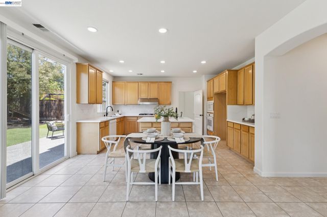 3609 Oakhurst Ct, Dublin, CA 94568