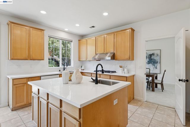 3609 Oakhurst Ct, Dublin, CA 94568