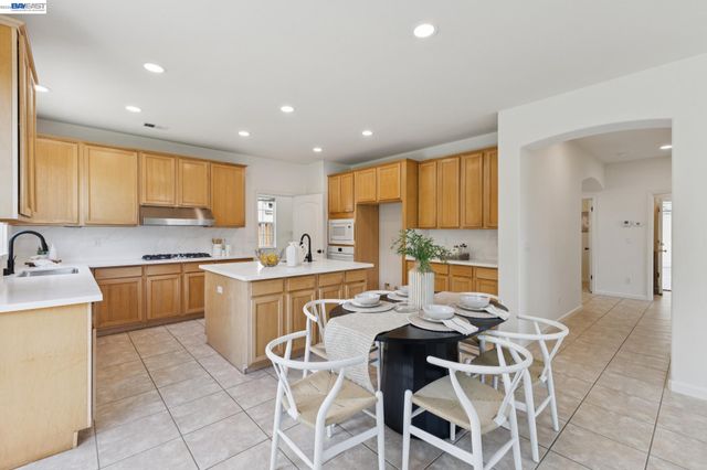 3609 Oakhurst Ct, Dublin, CA 94568