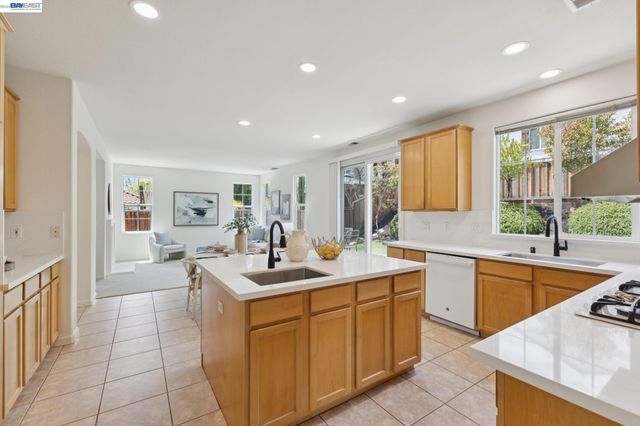 3609 Oakhurst Ct, Dublin, CA 94568
