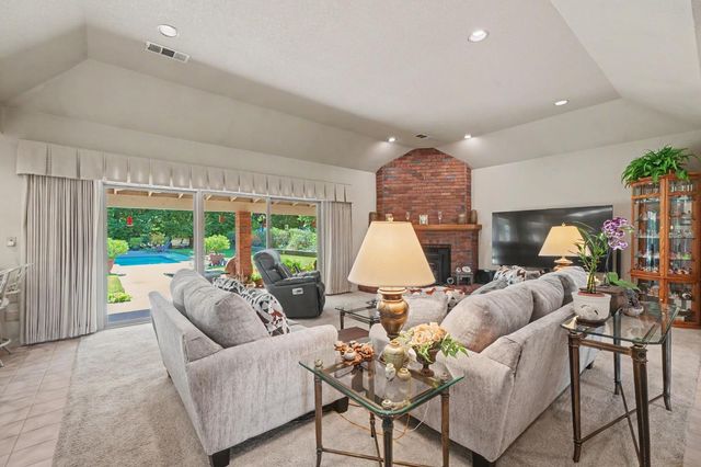 9069 Bader Rd, Elk Grove, CA 95624