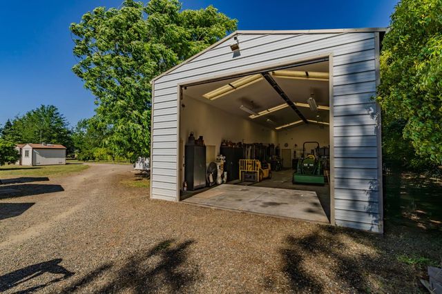 9069 Bader Rd, Elk Grove, CA 95624