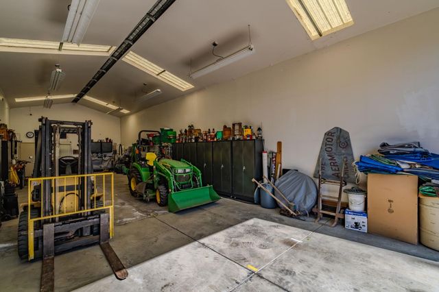 9069 Bader Rd, Elk Grove, CA 95624