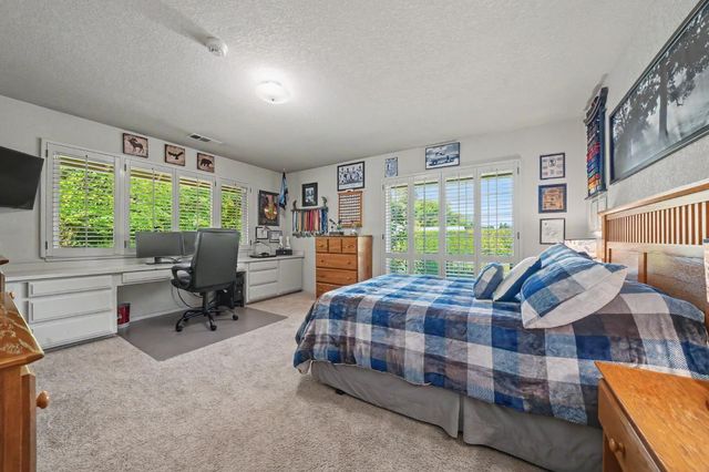 9069 Bader Rd, Elk Grove, CA 95624