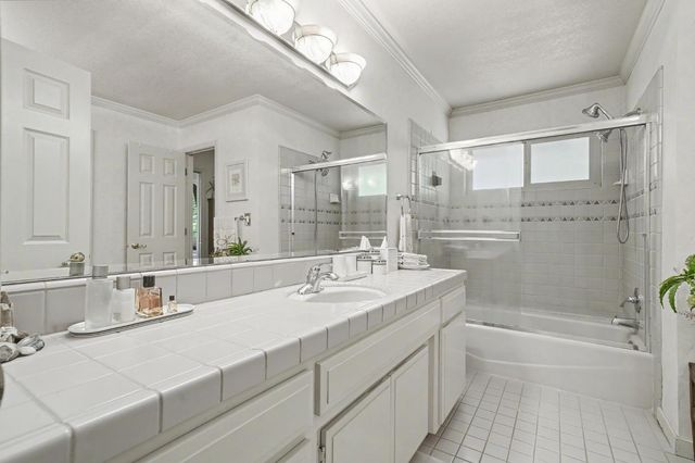 9069 Bader Rd, Elk Grove, CA 95624