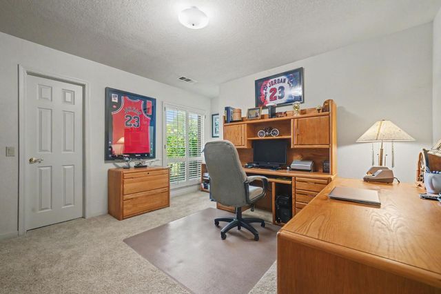 9069 Bader Rd, Elk Grove, CA 95624
